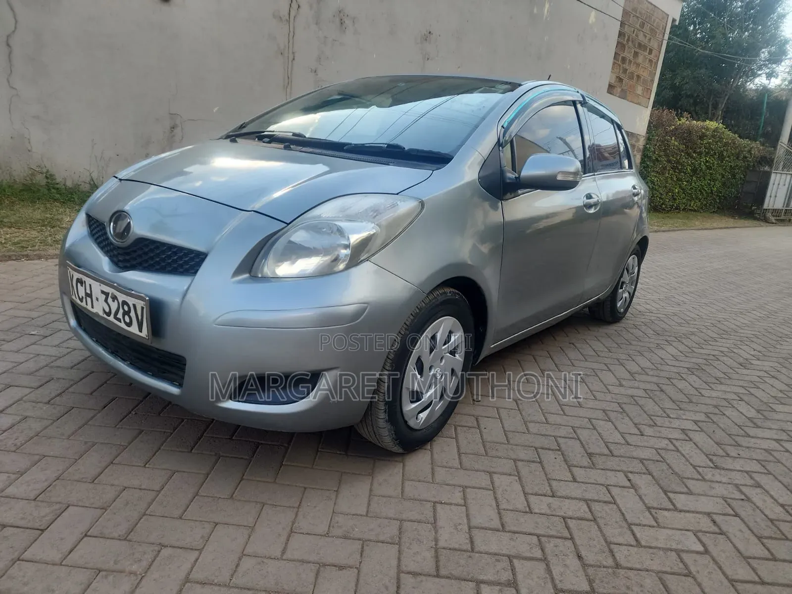 Toyota Vitz 2009 Gray
