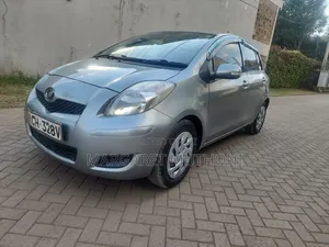 Toyota Vitz 2009 Gray