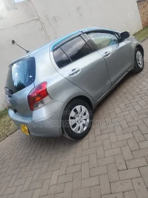 Toyota Vitz 2009 Gray