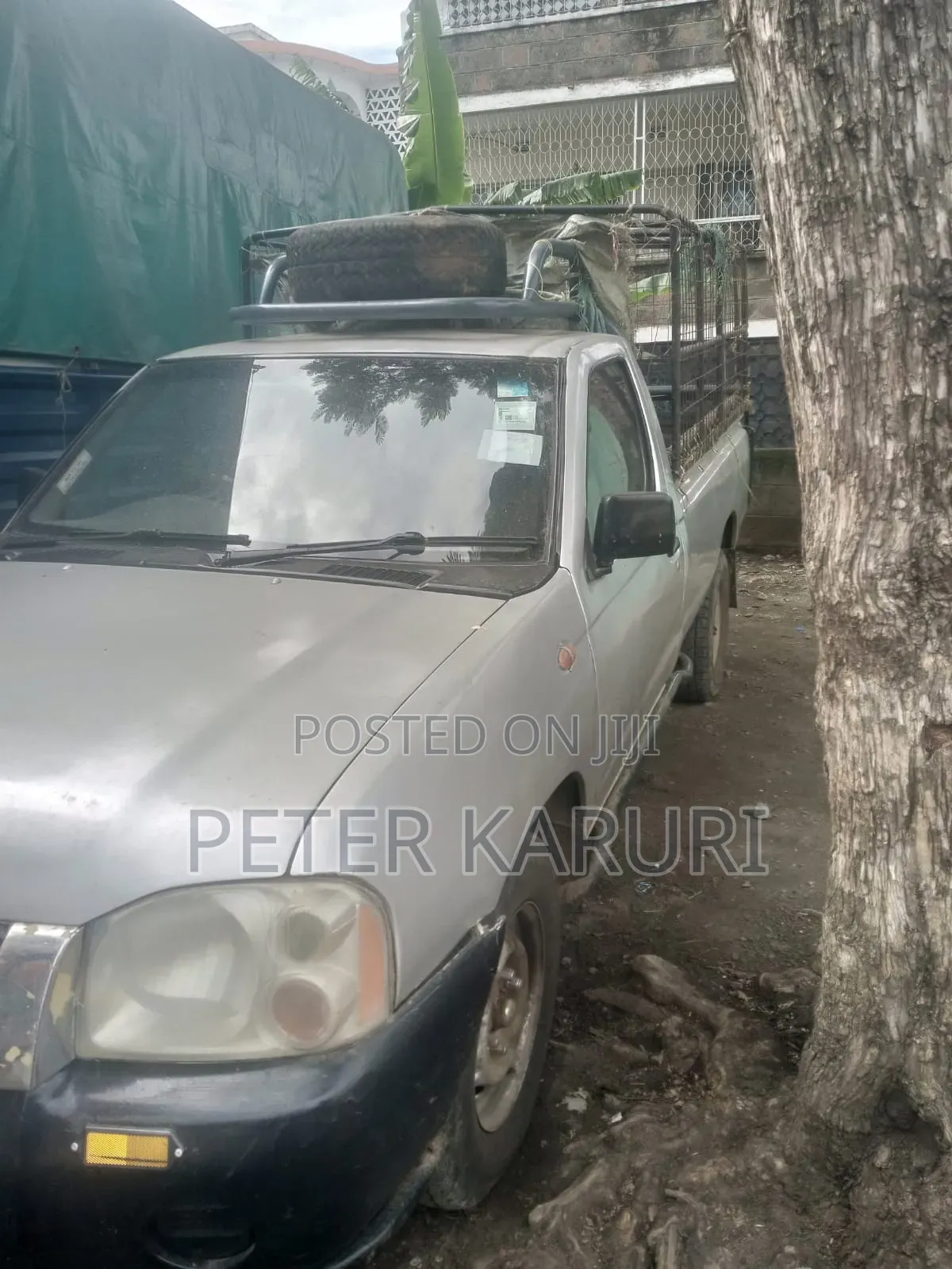 Nissan Hardbody 2012 Gray