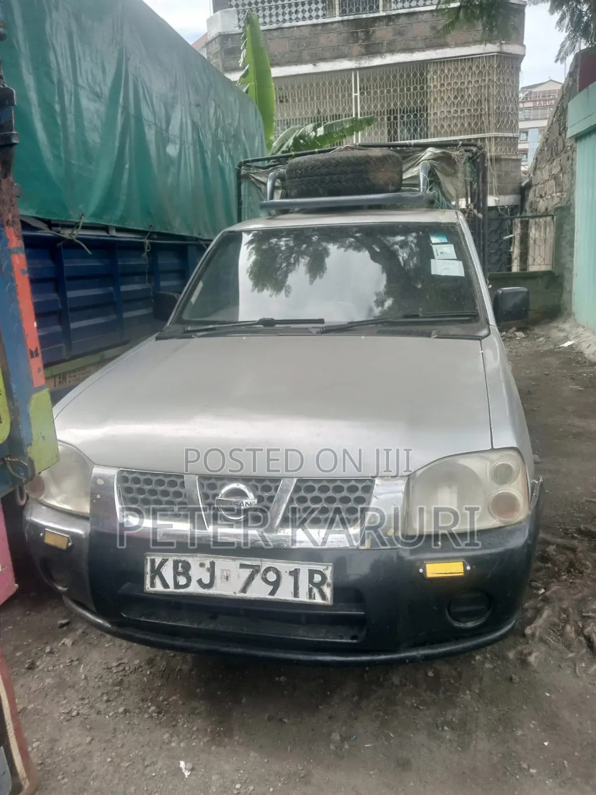 Nissan Hardbody 2012 Gray