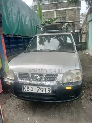 Nissan Hardbody 2012 Gray