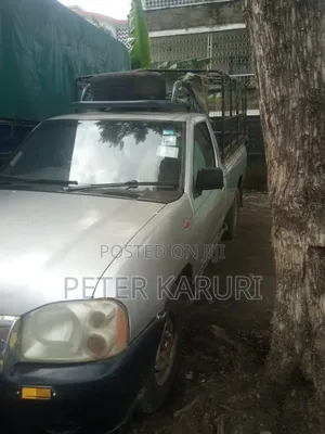Nissan Hardbody 2012 Gray