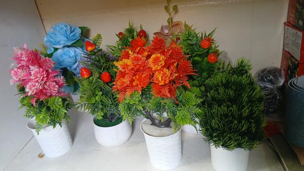 Table Flowers - thumbnail 2