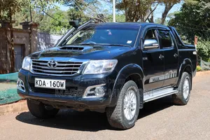 Toyota Hilux 2013 Black