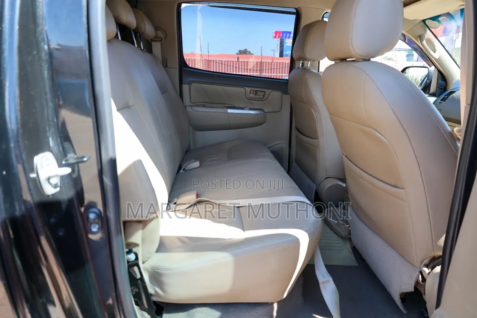 Toyota Hilux 2013 Black