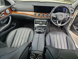 Mercedes-Benz E400 2018 Off white