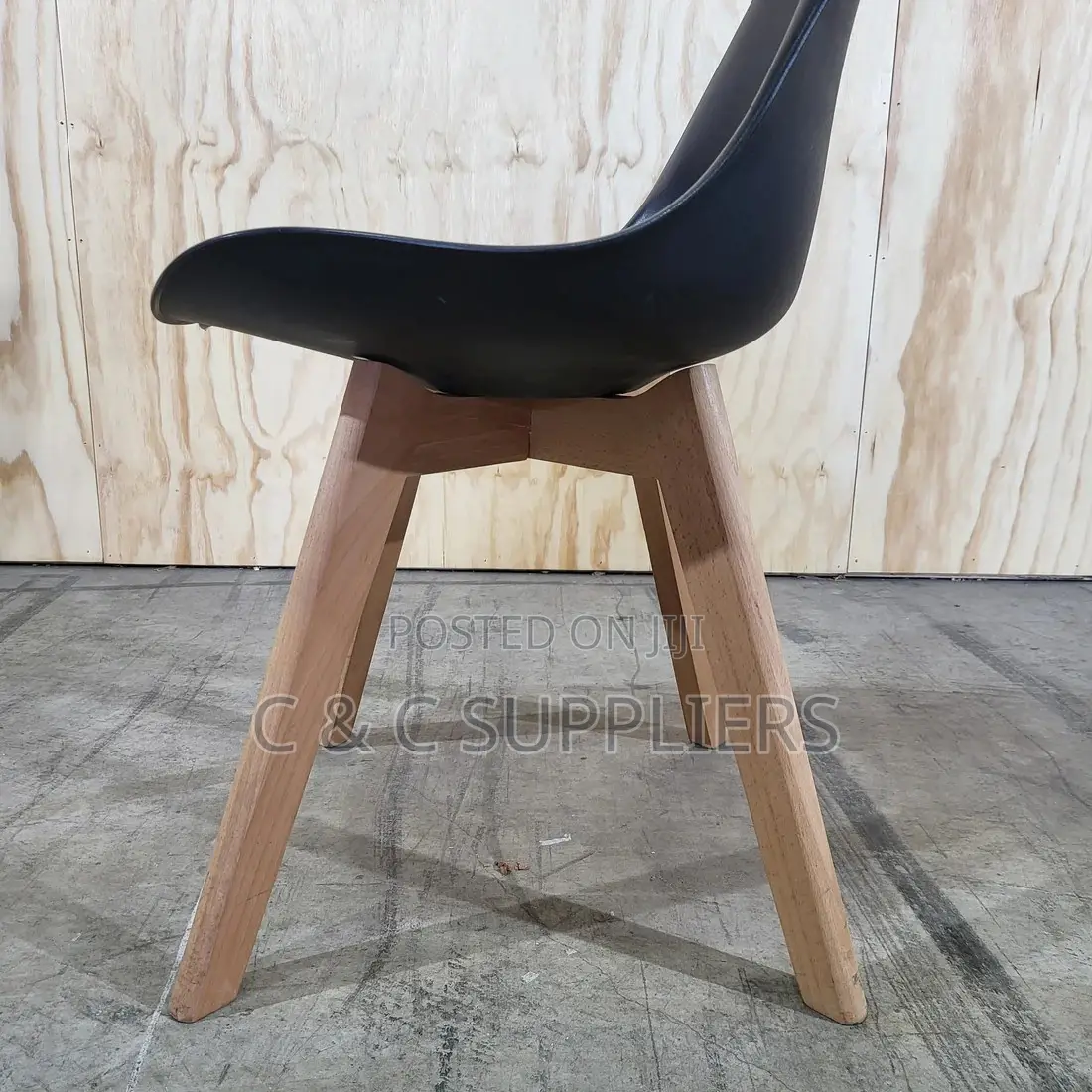 Modern Solid Eames Dining Chair.