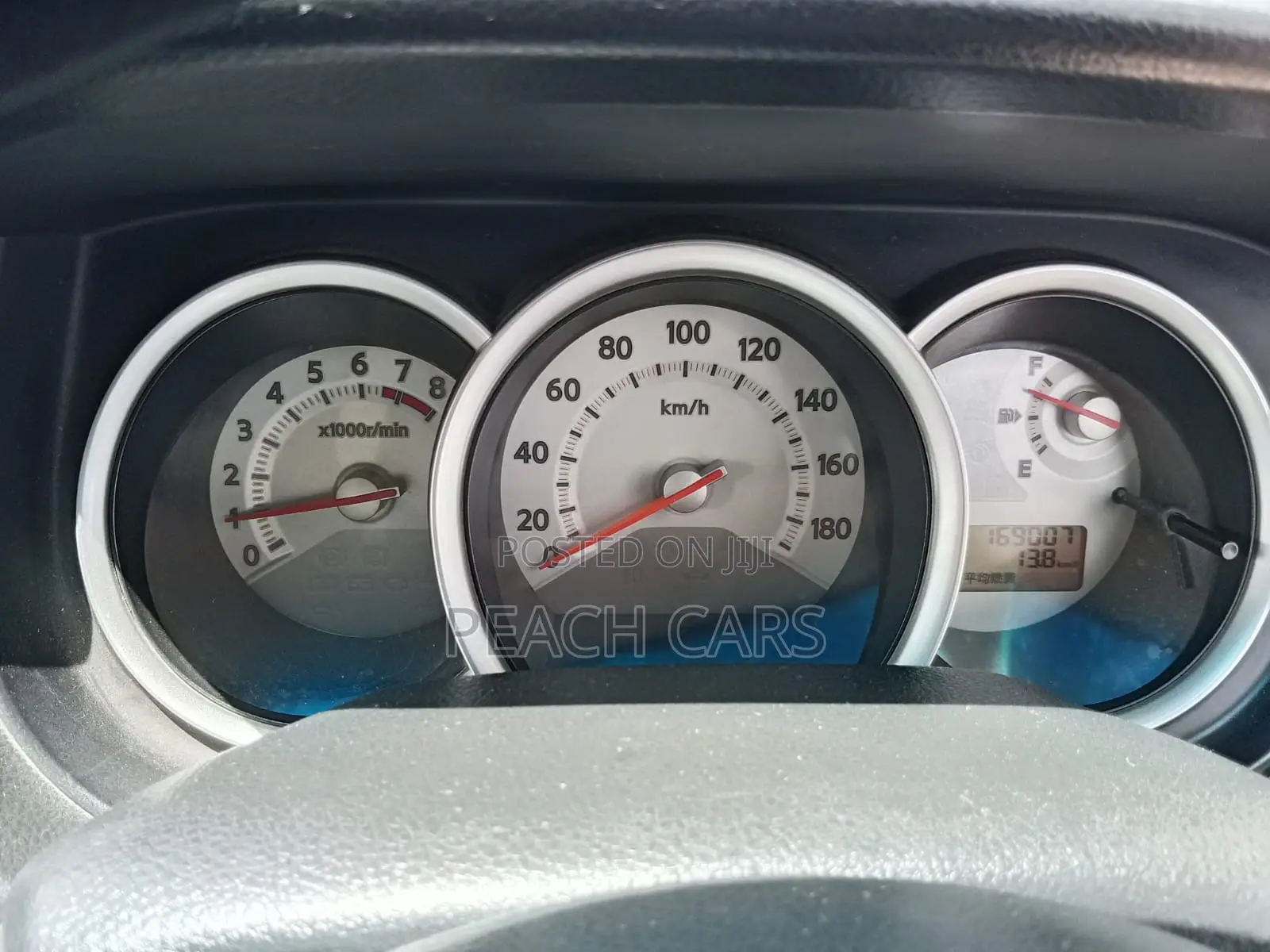 Nissan Tiida 2010 Silver