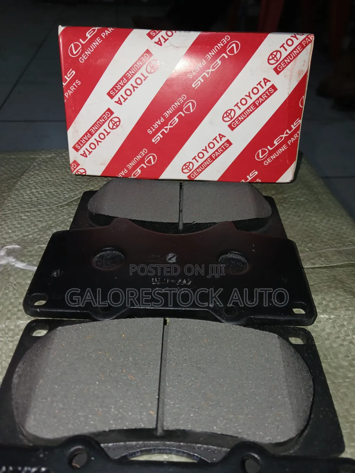 Toyota / ADVICS Front Disc Brake Pads (OEM Pad Set)