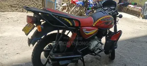 Bajaj Boxer 150 UG 2025 Red