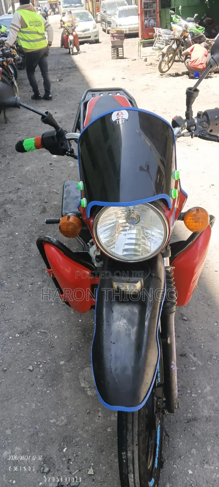 Bajaj Boxer 150 UG 2025 Red