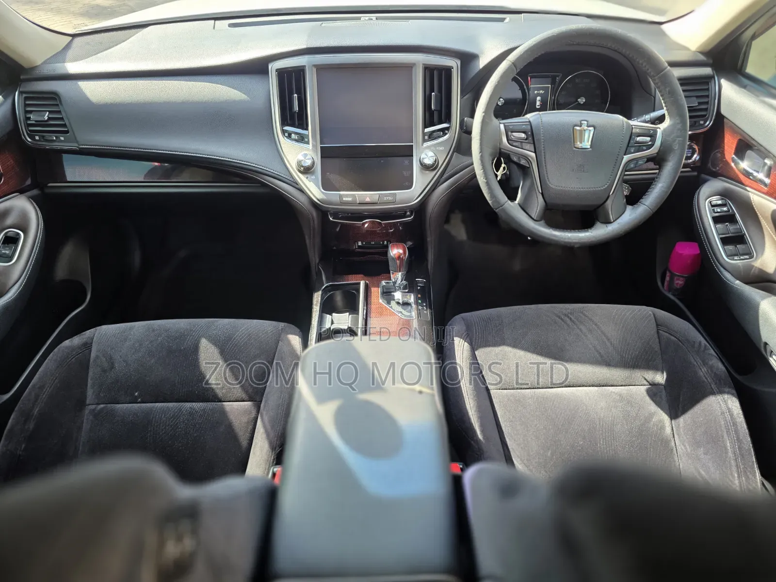 Toyota Crown 2016