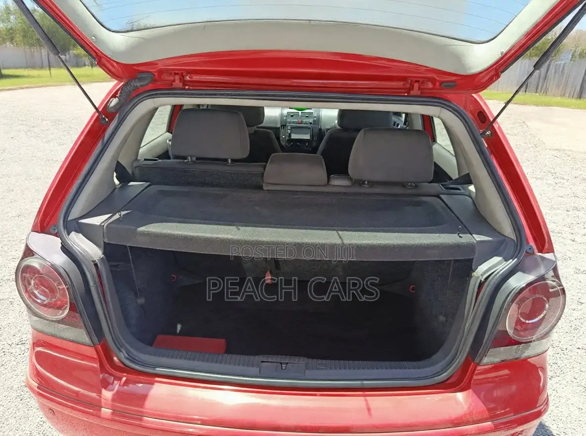 Volkswagen Polo 2006 Red