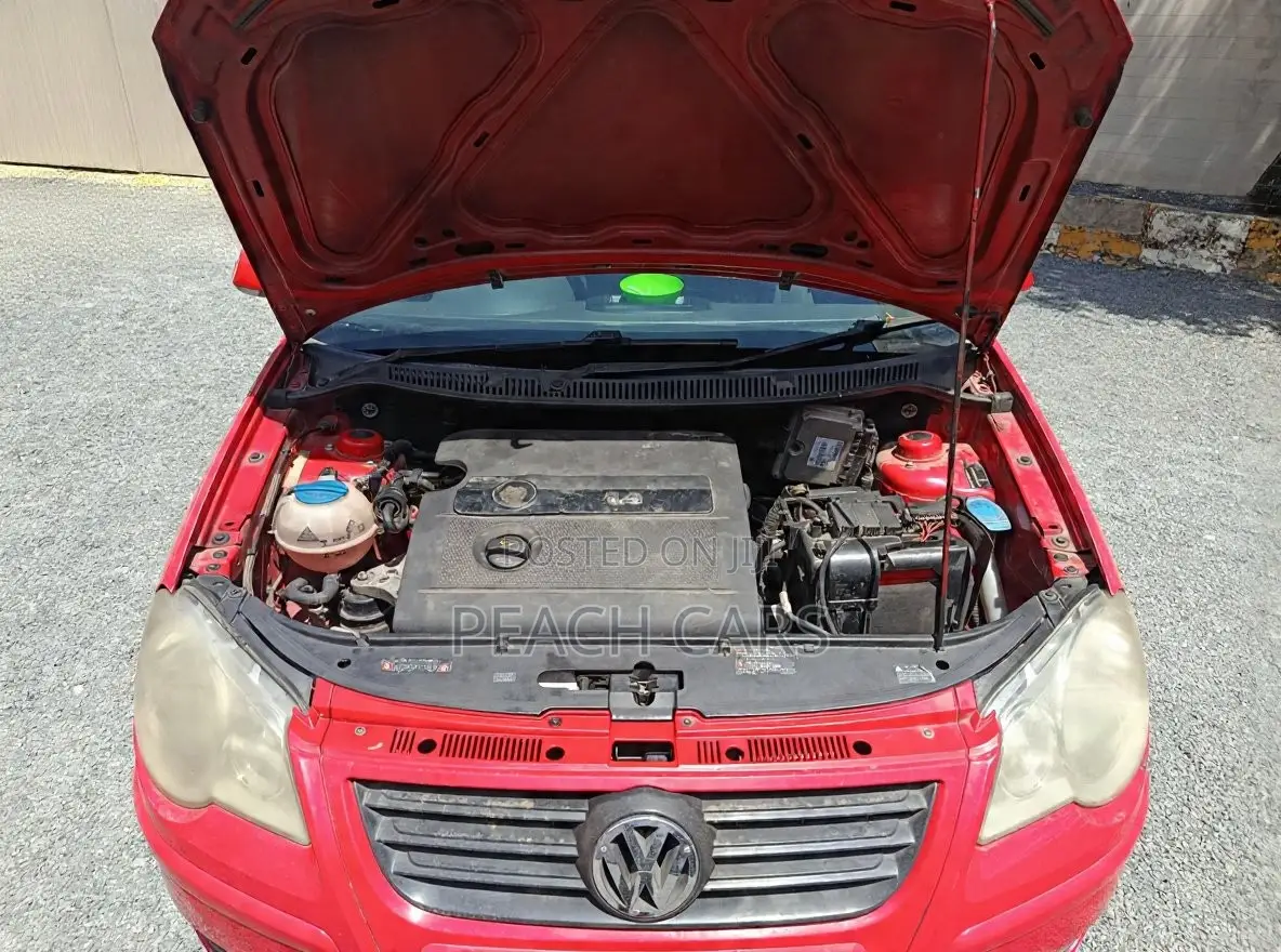 Volkswagen Polo 2006 Red