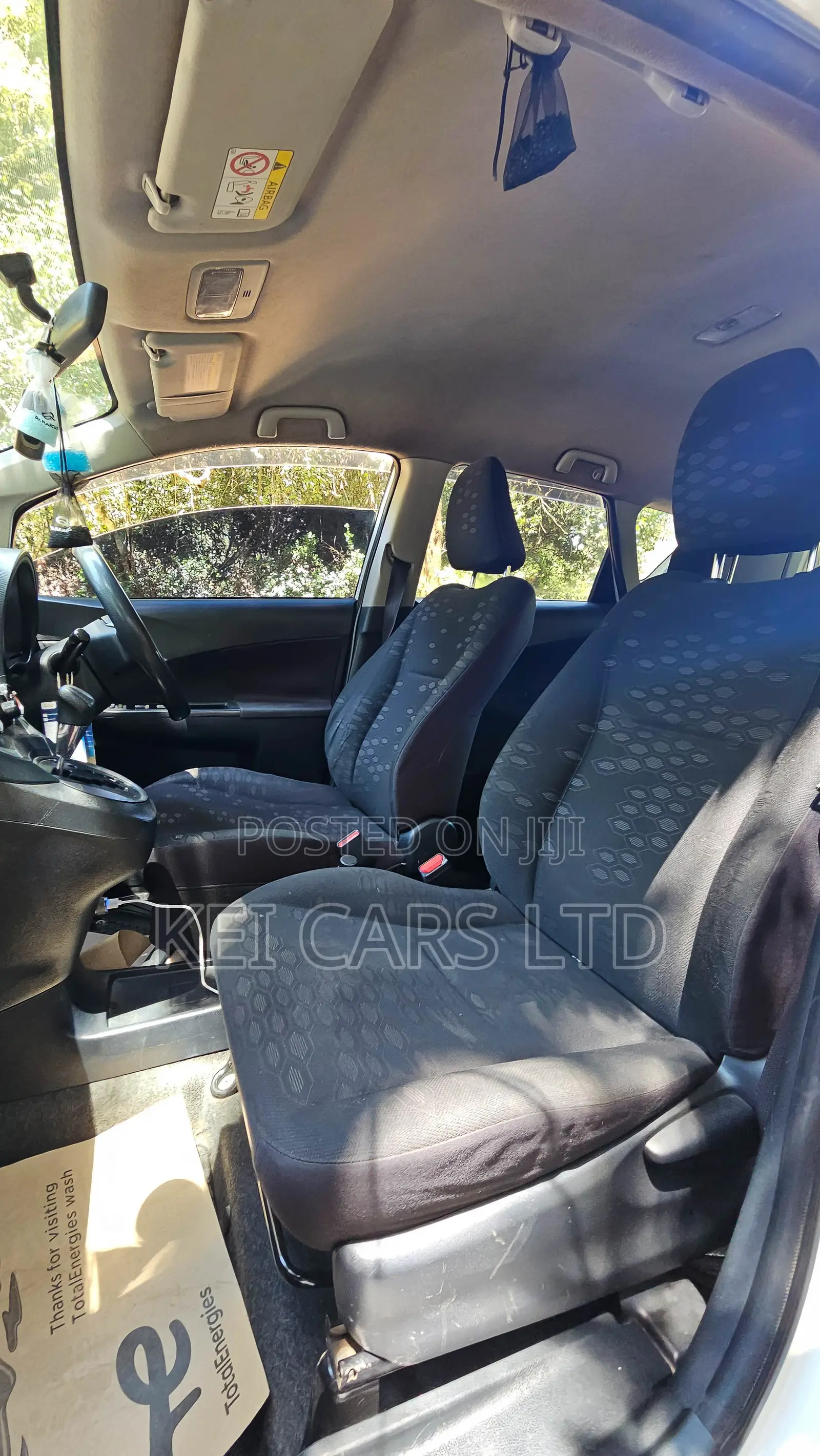 Toyota Ractis 1.3 FWD 2013 White