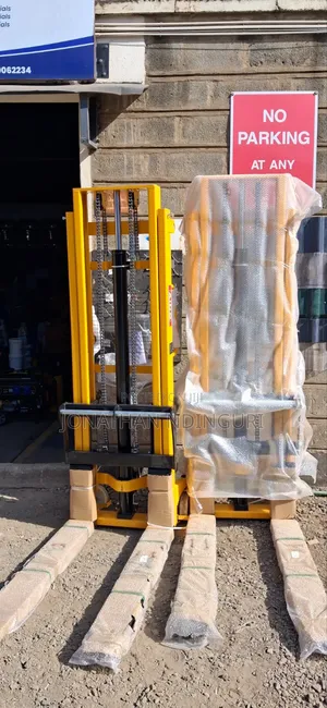 Hand Stacker – Heavy-Duty Pallet Lifting Solution