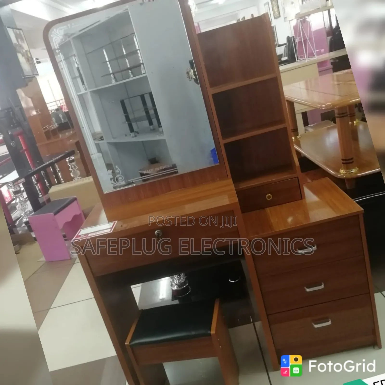 Modern White Vanity Dressing Table – Sliding Mirror & Storage