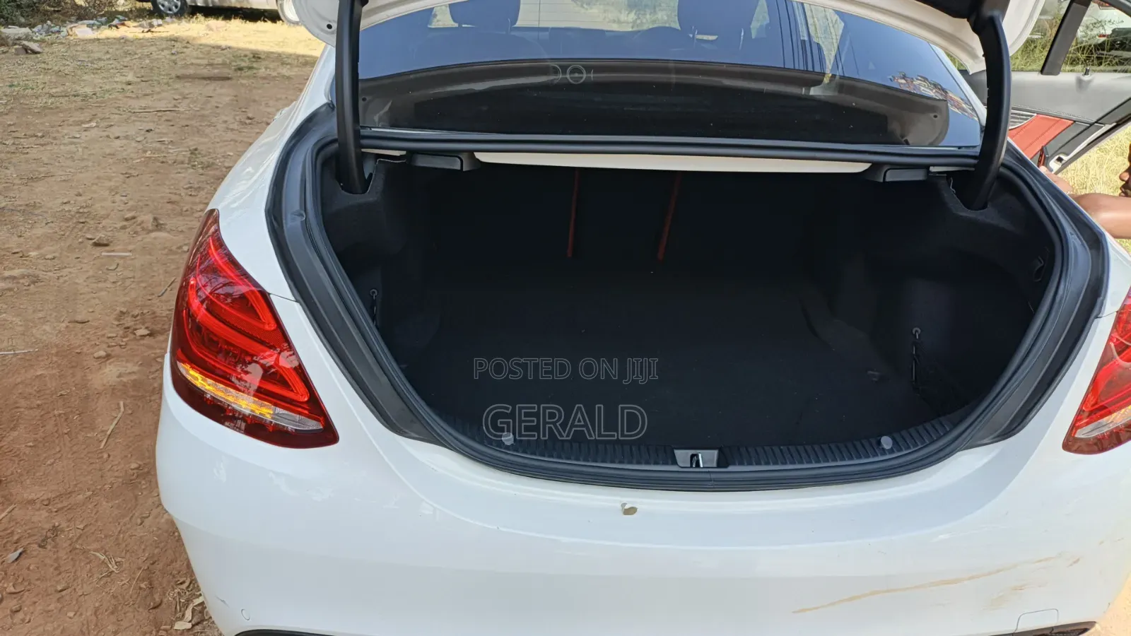 Mercedes-Benz C200 2018 Pearl