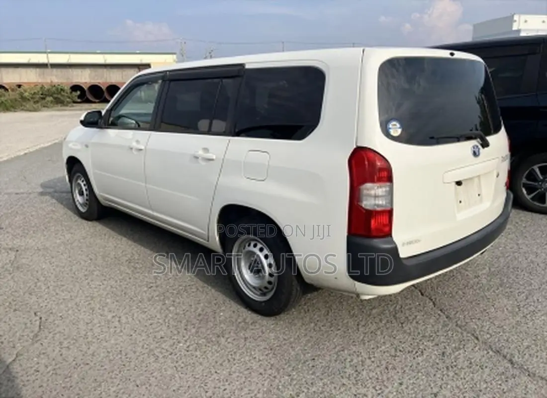 Toyota Probox 1.5 Hybrid GL 2021
