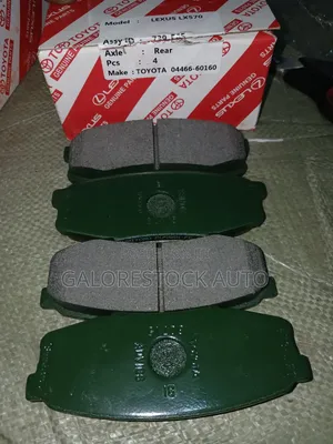 Toyota Genuine 04466-60160  Rear Breakpads