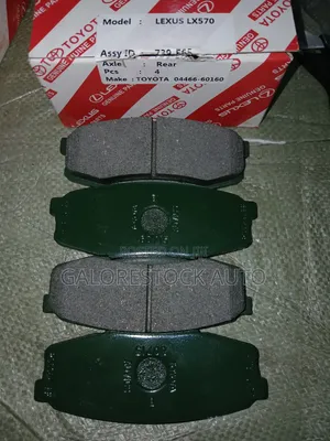Toyota Genuine 04466-60160  Rear Breakpads