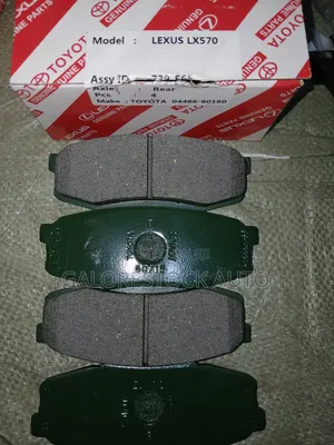 Toyota Genuine 04466-60160  Rear Breakpads
