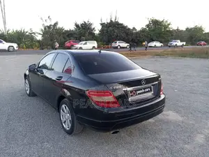 Mercedes-Benz C200 2010 Black