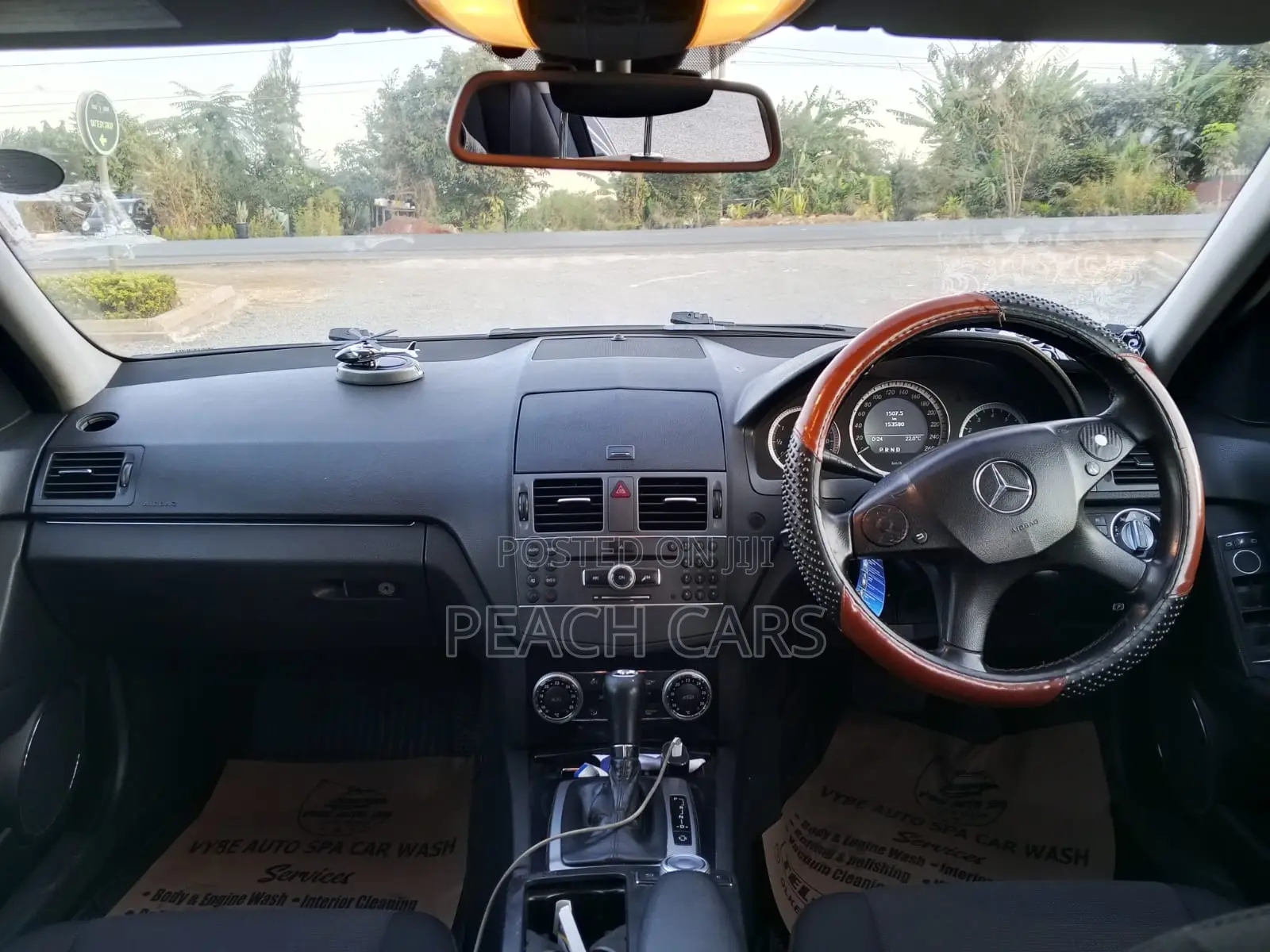 Mercedes-Benz C200 2010 Black