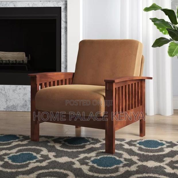 Accent Chair; High Quality Hilltop Accent Chair for Elegant Interiors