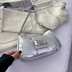 Trendy Y2K Heart Buckle Shoulder Bag - Studded Handbag