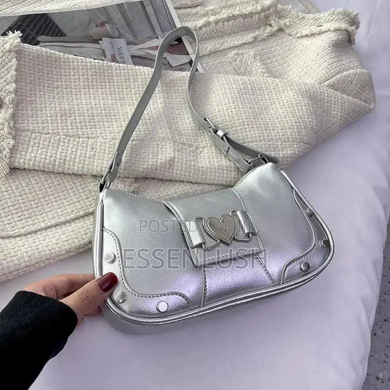 Trendy Y2K Heart Buckle Shoulder Bag - Studded Handbag
