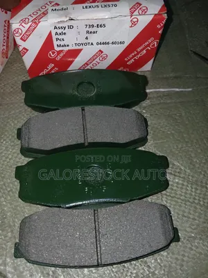 Toyota  Genuine  04466-60160 Rear Breakpads