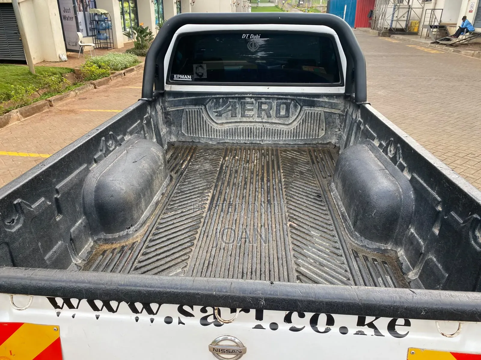 Nissan Hardbody 2011 White