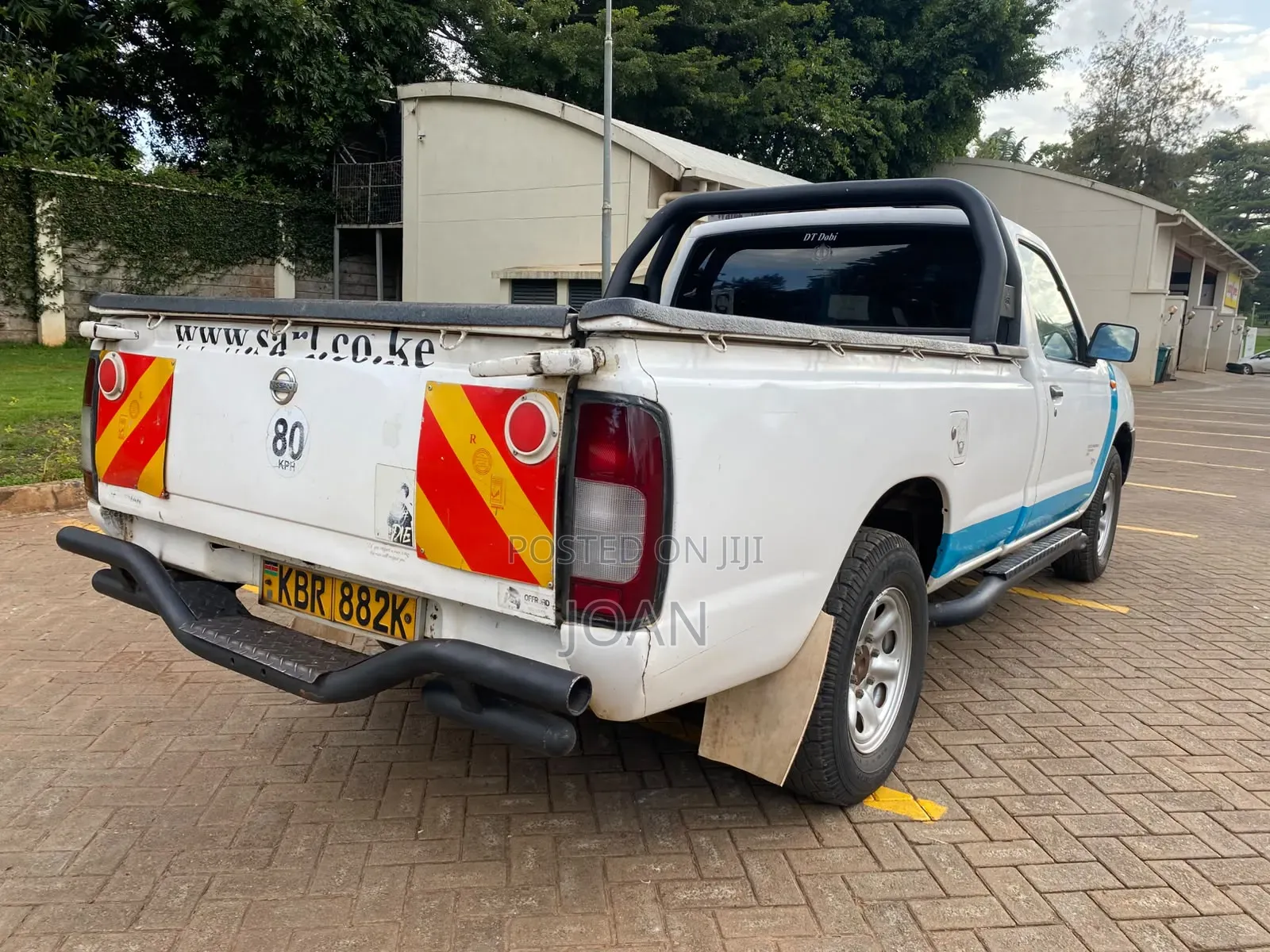 Nissan Hardbody 2011 White