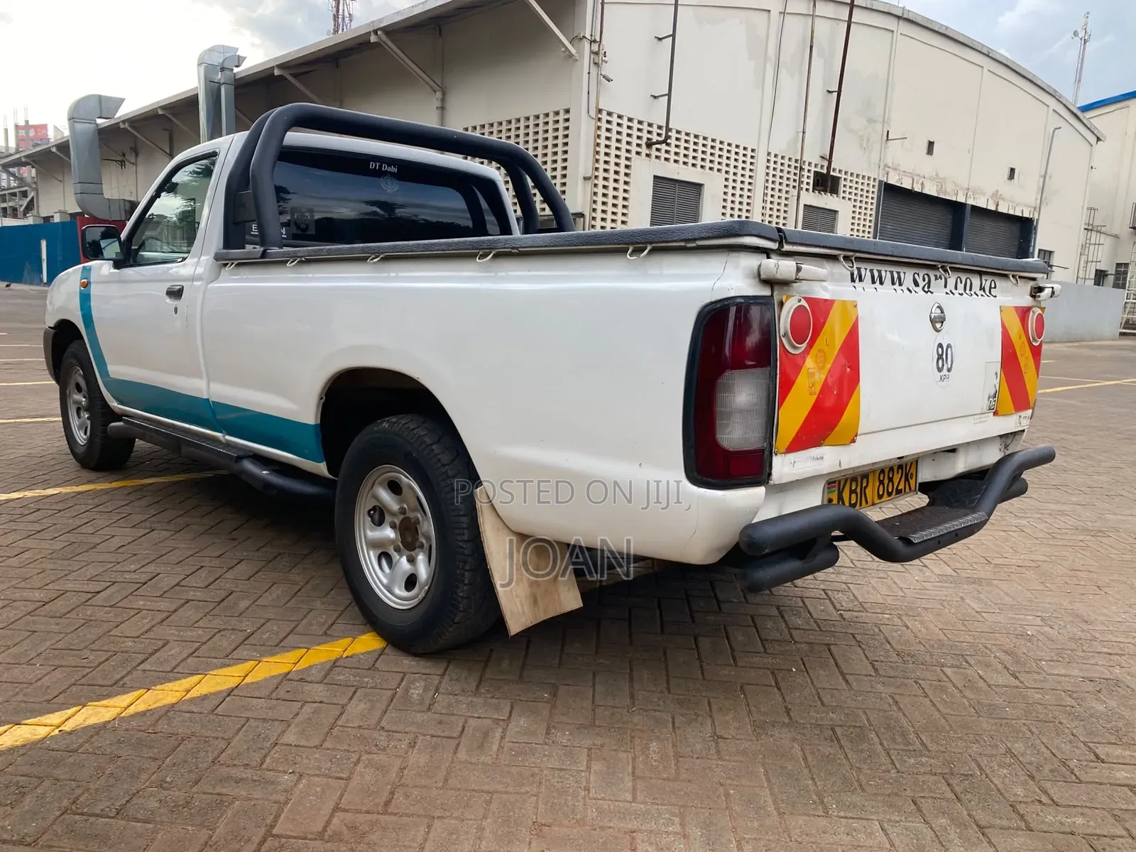 Nissan Hardbody 2011 White