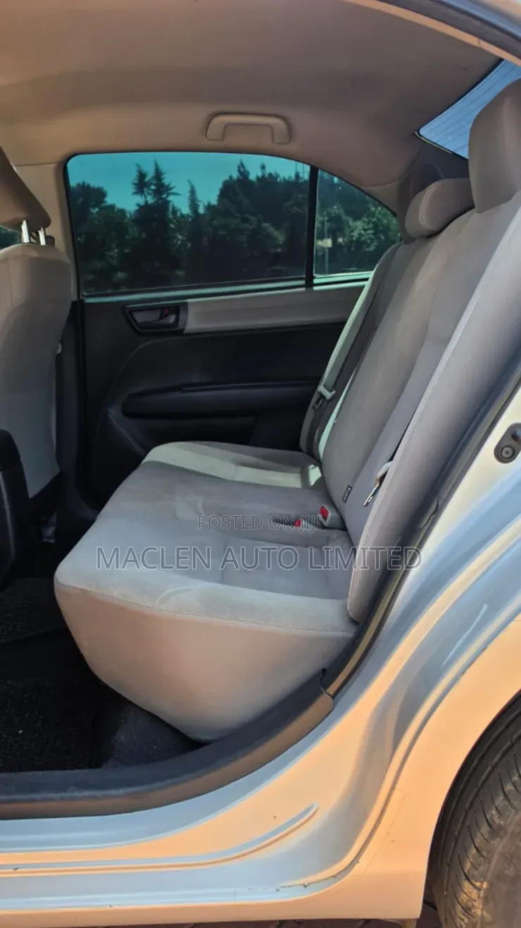 Toyota Axio 2014 Silver