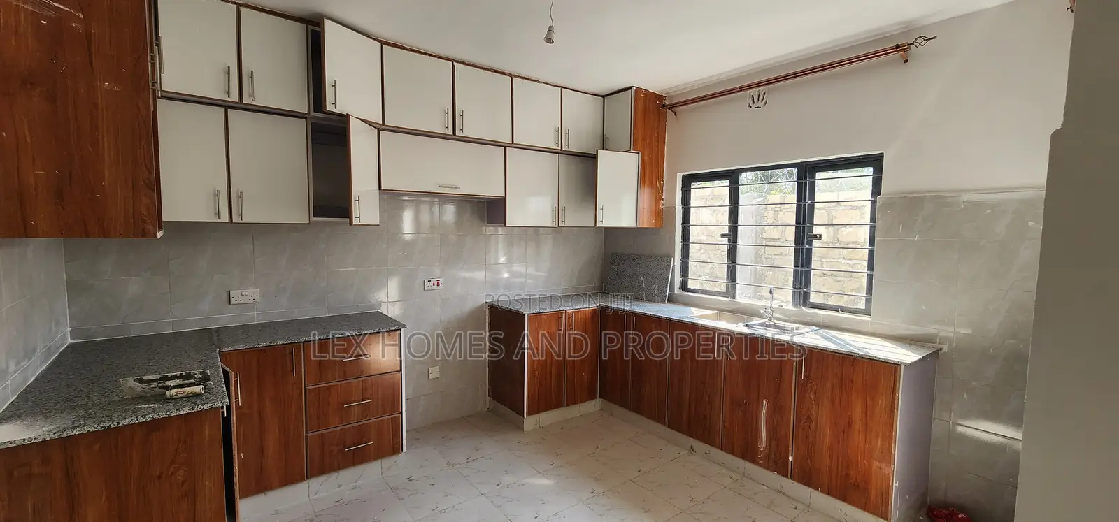 4bdrm Bungalow in Matasia for sale