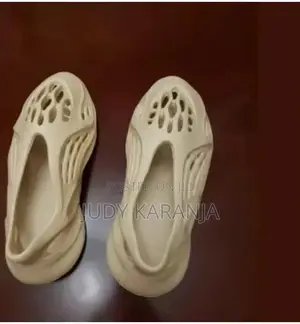 Yeezy Foam Runner (Original )