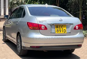 Nissan Bluebird 2008 Silver