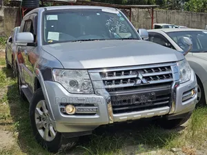 Mitsubishi Pajero 2019 Silver