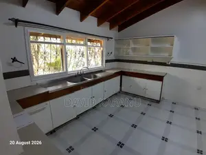 5bdrm Villa in Runda for rent