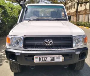 Toyota Land Cruiser 2013 White