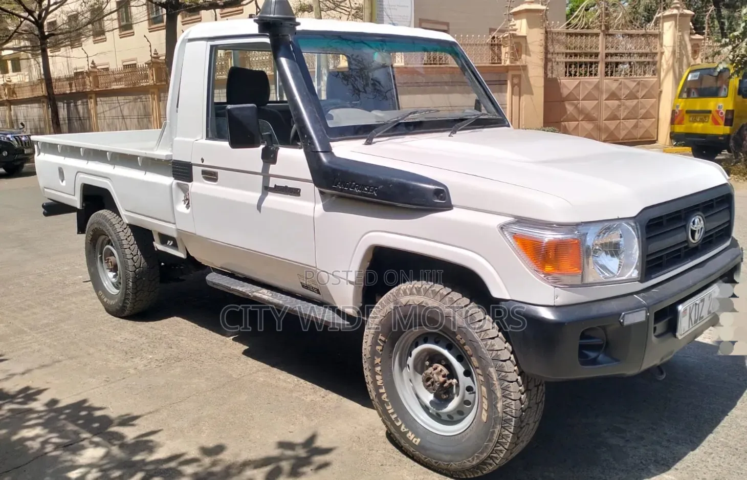 Toyota Land Cruiser 2013 White