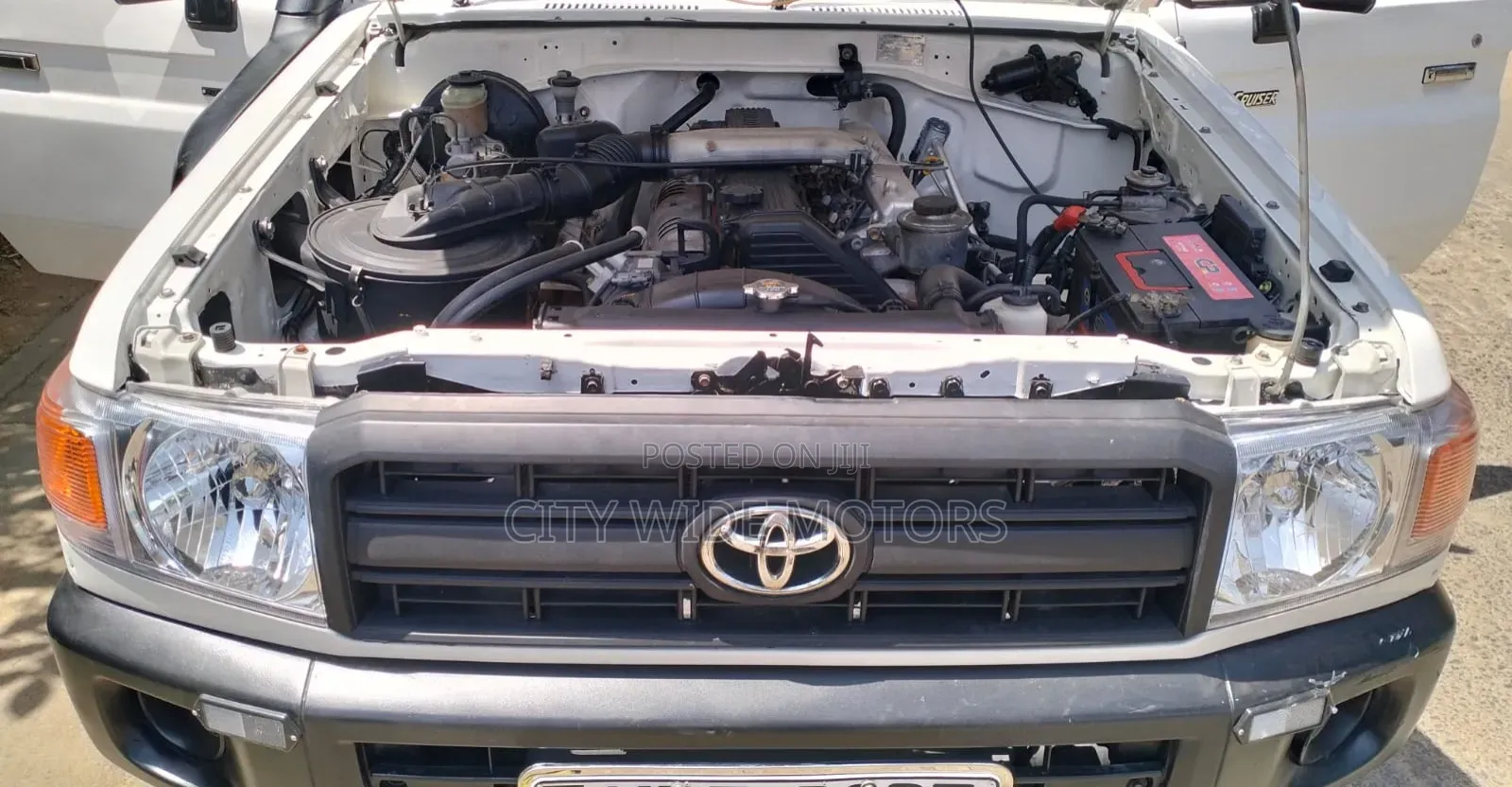 Toyota Land Cruiser 2013 White