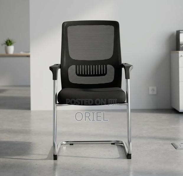Office Chair : Ergonomic Reception Guest Chair