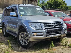 Mitsubishi Pajero 2019 Gray