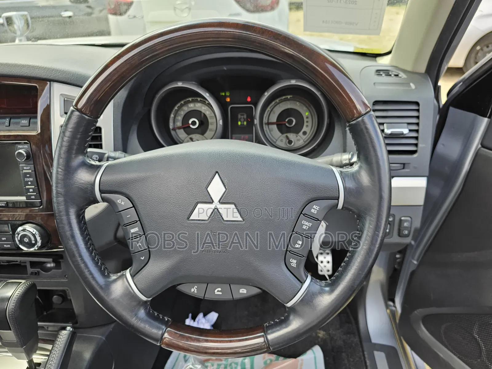 Mitsubishi Pajero 2019 Gray