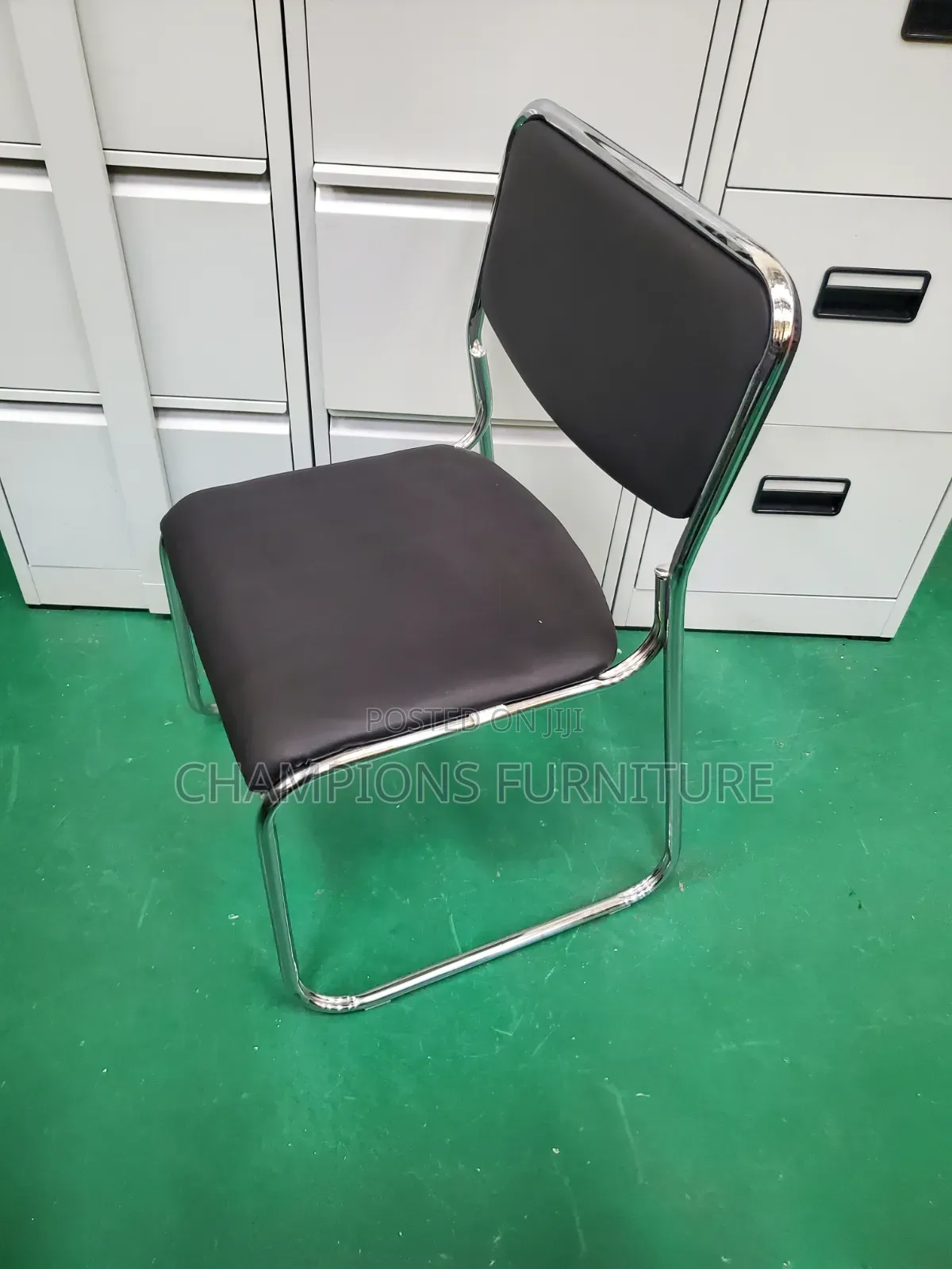 The Metro Minimalistic Visitors Chair
