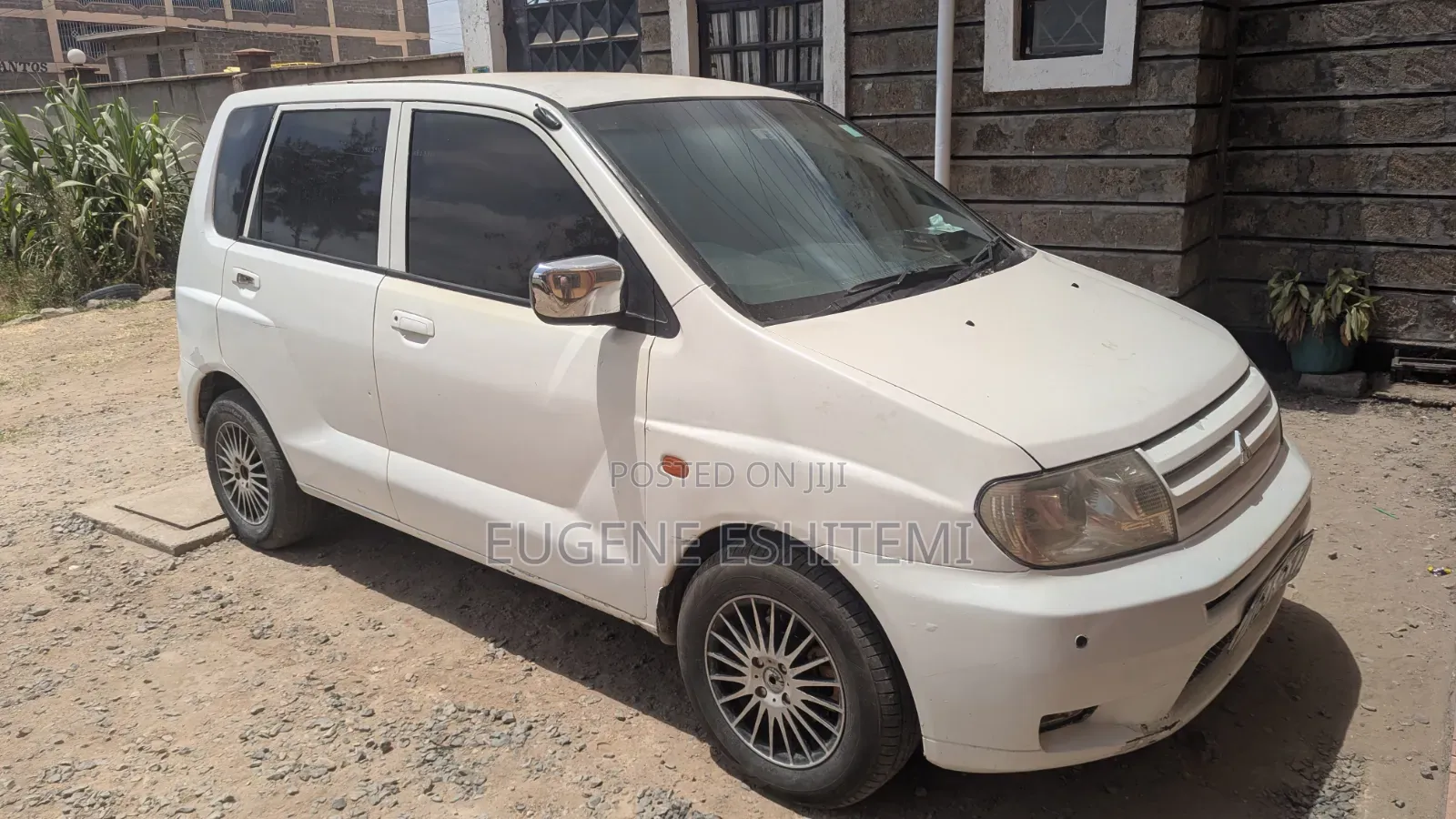 Mitsubishi Dingo 2002 White